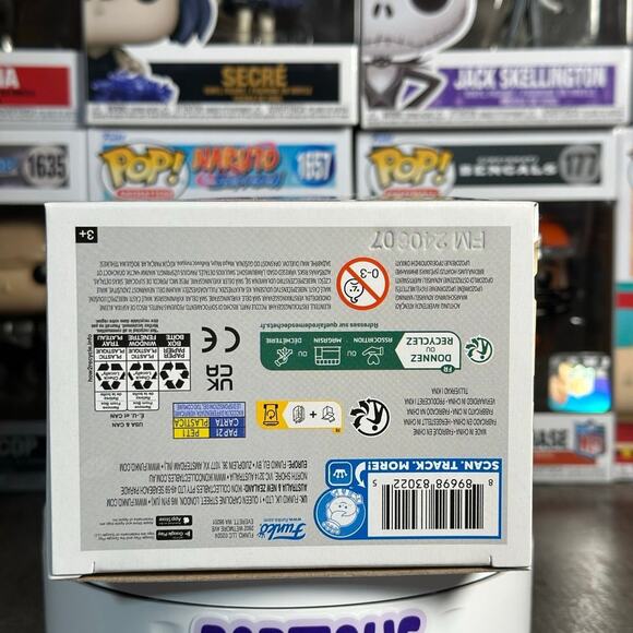 NHL Blackhawks Connor Bedard Funko Pop! #96 - Picture 6 of 6